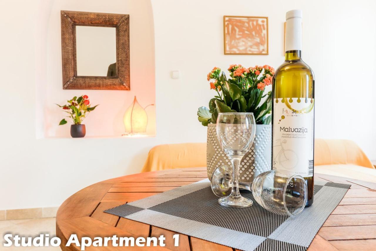 Art Apartments Vrsar Exterior foto